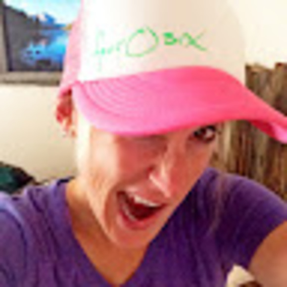 Meet your Posher, Laura - Picture 1 of 1